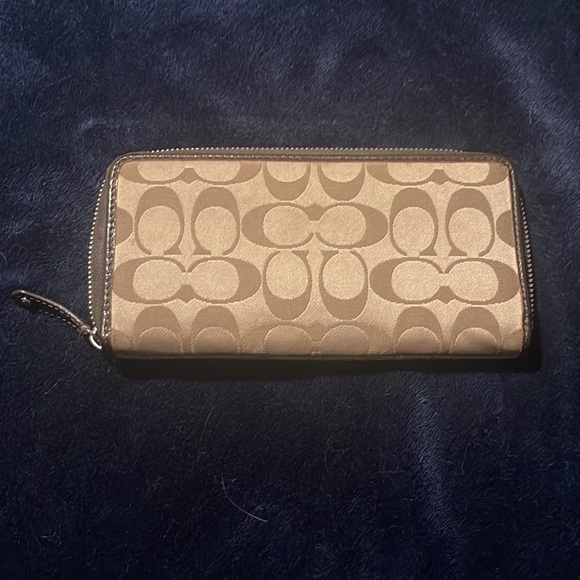 Coach wallet - Picture 2 of 3